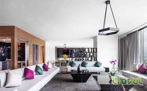 Sofital Hotel lounge