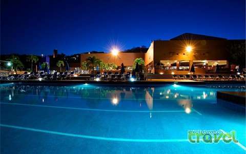 Las Brisas pool night
