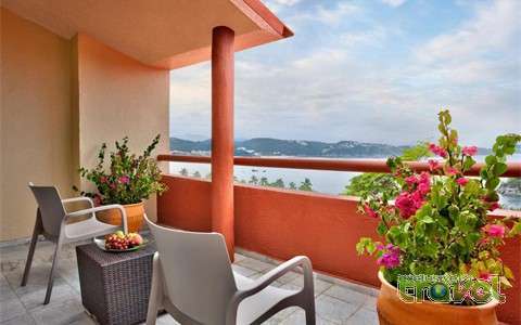 Las Brisas room balcony