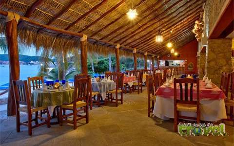 Las Brisas terrace dining