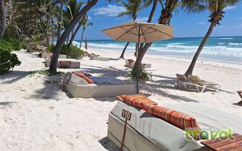 Hotel beach beds