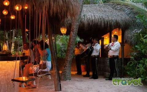 Beach Hotel night bar