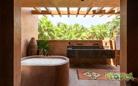 Xela Hotel suite hot tub