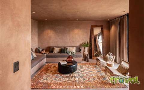 Xela Hotel suite lounge