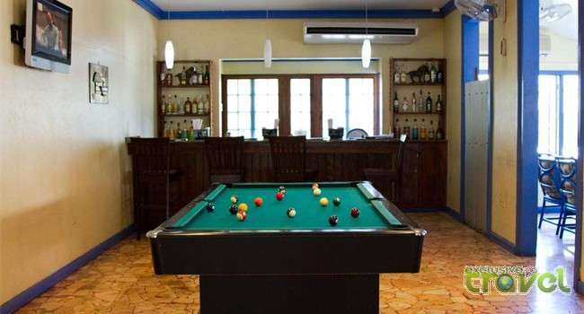 tobys resort pool table