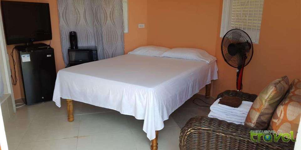 csompo guest house bedroom example 4
