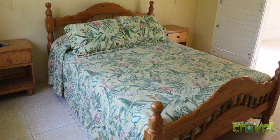 villa loyola bedroom