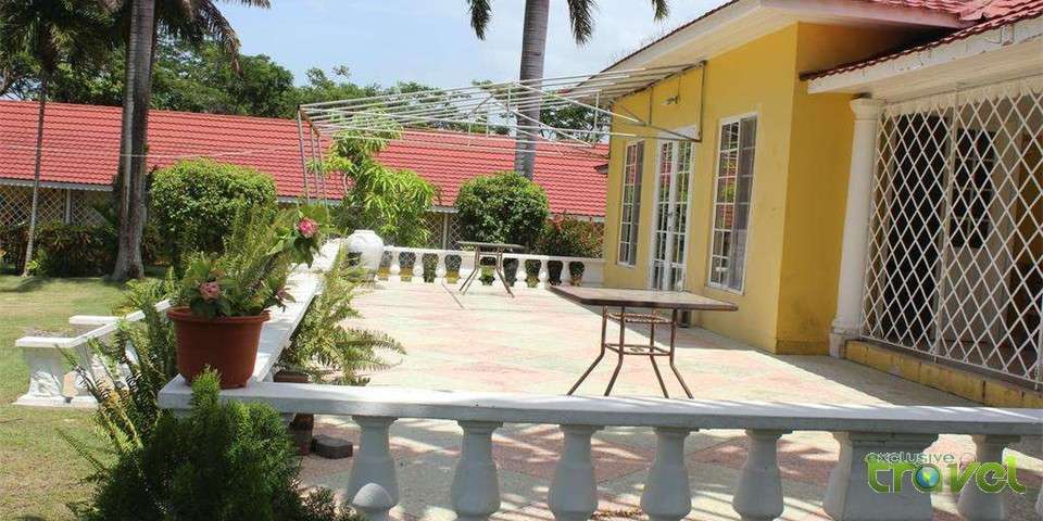 villa loyola terrace