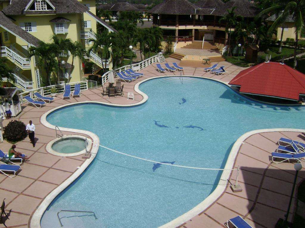 The Ridge Pool Colorado Condos at the Ridge Condo hotel complex in Ocho Rios