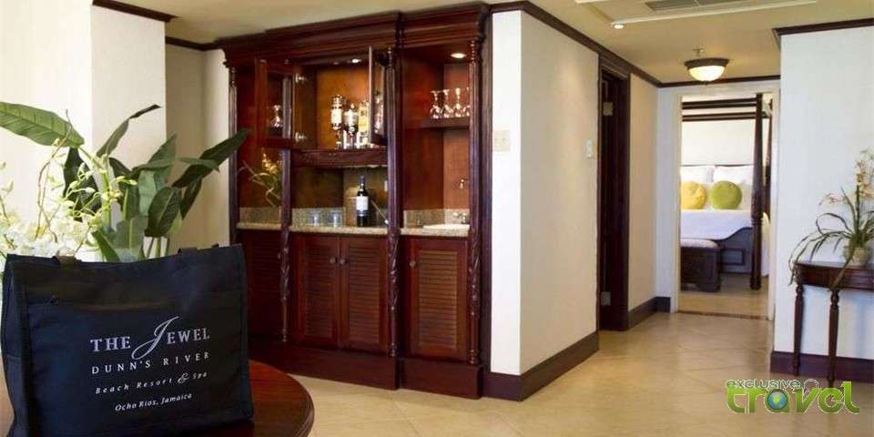 honeymoon bedroom suite