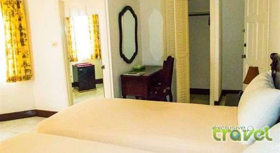 pink rock hotel twin room 