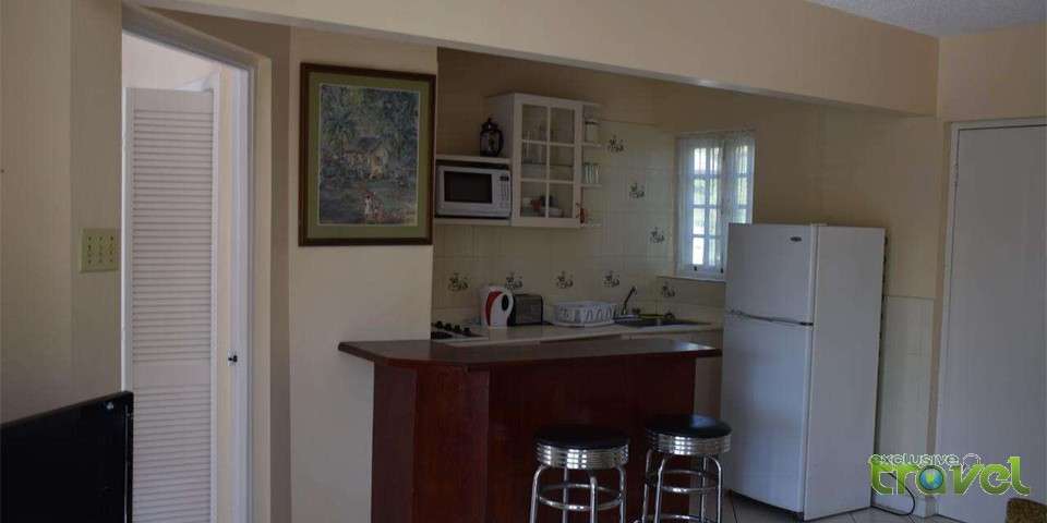 crane ridge apartment kitchenette