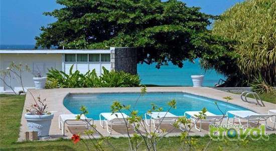 miramar villa swimming pool