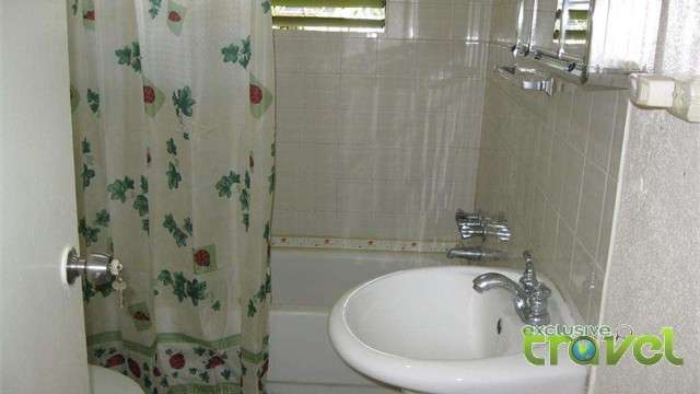 pineapple hill cottage bathroom