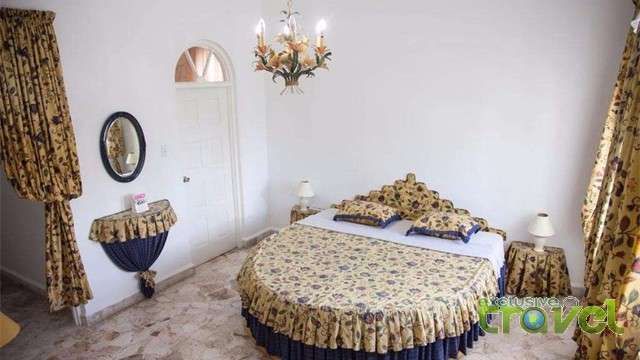 jamaica palace hotel bedroom1