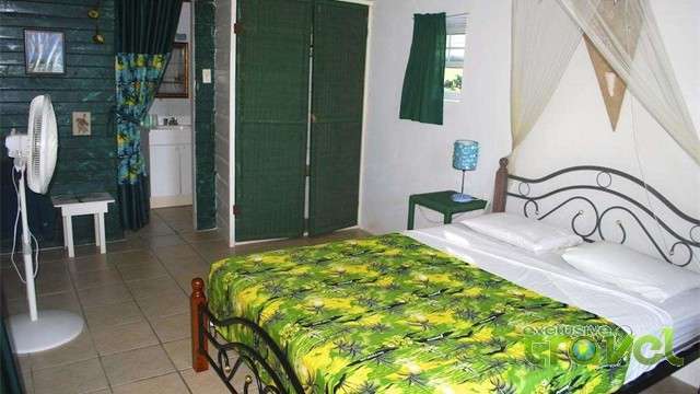 jamaican colours hotel bedroom