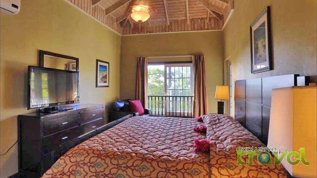 tropical lagoon pimento suite bedroom