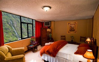 View of the Hotel Puerta del Sol in Banos