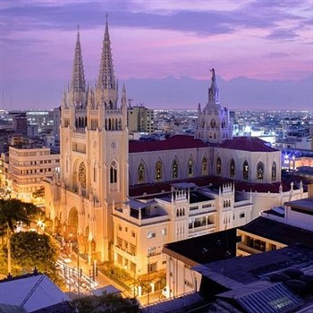 View of the Unipark Hotel in Guayaquil