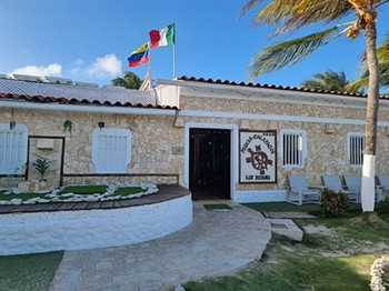 View of the Posada Galapagos in Los Roques