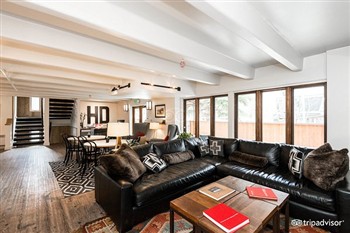View of the Hotel Durant in Aspen