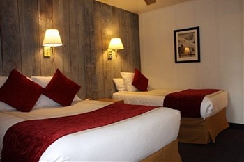 View of the St. Moritz Lodge in Aspen