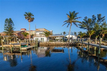 View of the Lost Inn Paradise in Cocoa Beach