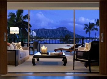 View of the Halekulani Hotel in Hawaii
