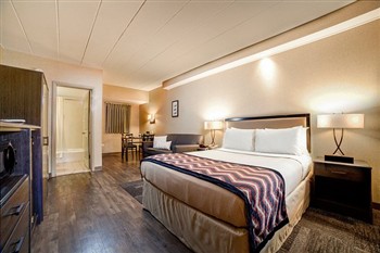View of the Carlton Inn Midway in Chicago