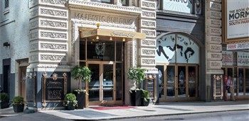 View of the Hampton Inn Majestic in Chicago