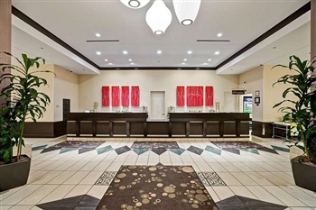 View of the Hilton Garden Inn in Chicago