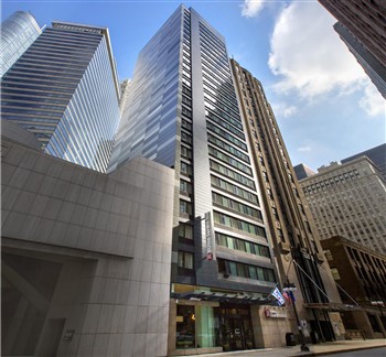 View of the Hilton Garden Inn Riverwalk in Chicago
