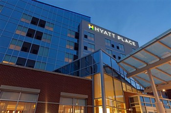 View of the Hyatt Place Midway Airport in Chicago