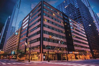 View of the La Quinta Inn in Chicago