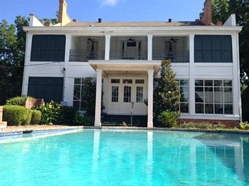 View of the Loyd Hall Plantation in Louisiana