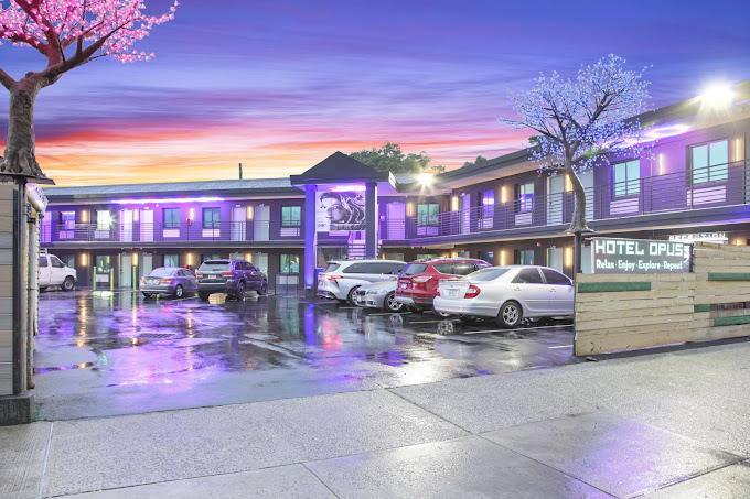 View of the Hotel OPUS in Bronx