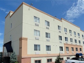 View of the Sheridan Hotel in Bronx