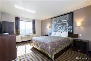 View of the Super 8 by Wyndham in Bronx