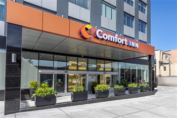 View of the Comfort Inn Prospect Park in Brooklyn