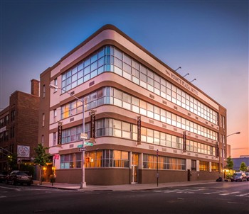 View of the Pointe Plaza Hotel in Brooklyn
