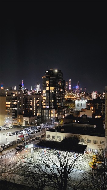 View of the LIC Plaza Hotel in Queens