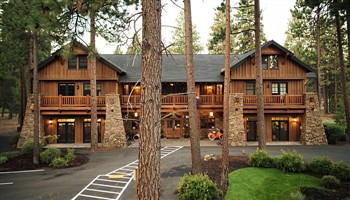 View of the FivePine Lodge in Oregon