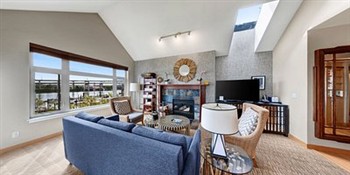 View of the Kimpton RiverPlace Hotel in Oregon