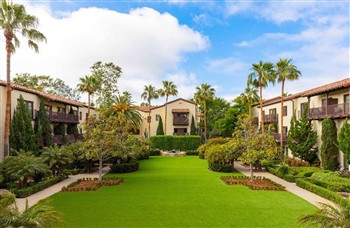 View of the Estancia La Jolla Hotel in San Diego