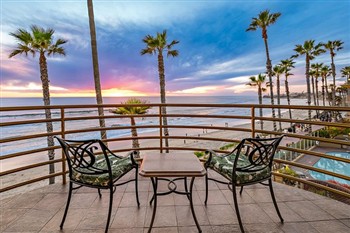 View of the Pacific Terrace Hotel in San Diego