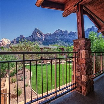 View of the Cable Mountain Lodge in Springdale